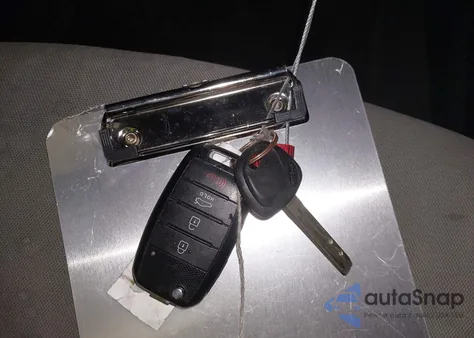 2016 Kia Rio Lx z USA, uszkodzony, nr VIN KNADM4A37G6562259